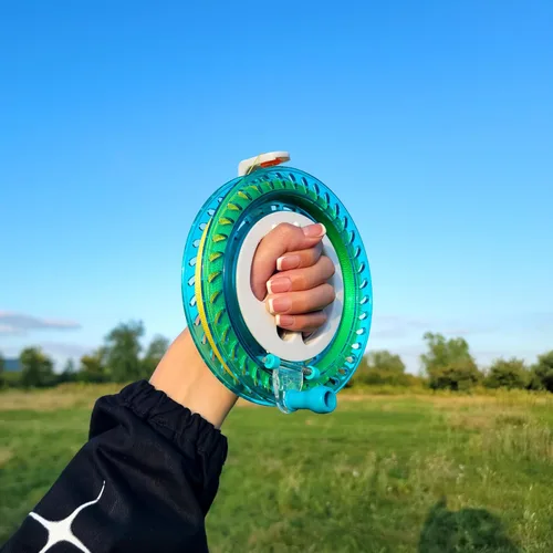 Miniatura 3 de Simxkai Carrete de cuerda de cometa, carrete de cuerda, enrollador de línea, viene con bloqueo (azul, 7.2 pulgadas con 650 pies)