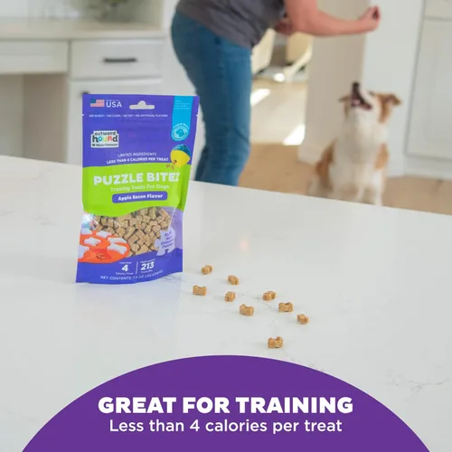 Miniatura 4 de Outward Hound by Nina Ottosson Puzzle Bitez Golosinas para perros, sabor a tocino de manzana, recompensa de entrenamiento del tamaño de un bocado