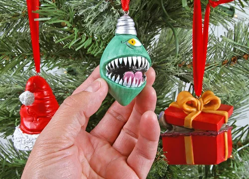 Miniatura 6 de Forged Dice Co. Monstrous Merrymakers - Juego de 3 adornos de resina y pintados a mano con sombrero de Papá Noel, bombilla de árbol de Navidad