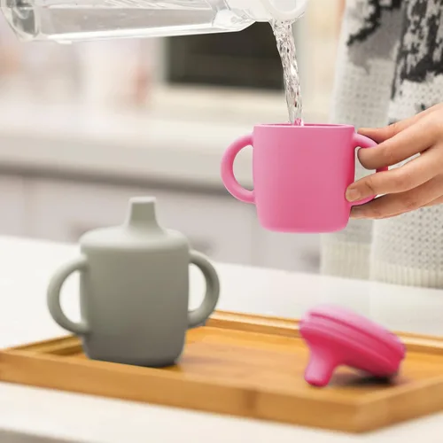 Miniatura 7 de Vasos de silicona antiderrames de 8 onzas para niños pequeños y bebés, aptos para lavavajillas y microondas, paquete de 2 (rosa/gris)