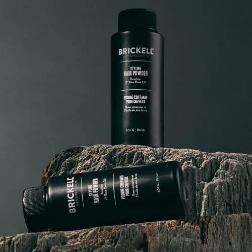 Miniatura 6 de Polvo estilizante para cabello Brickell Men's para hombres, crea volumen, natural y orgánico, polvo texturizante no graso, 18g, sin fragancia