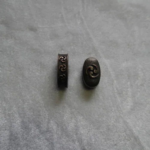 Miniatura 44 de Espada samurái japonesa KOSHIRAE – Aleación de Fuchi Kashira 01-44