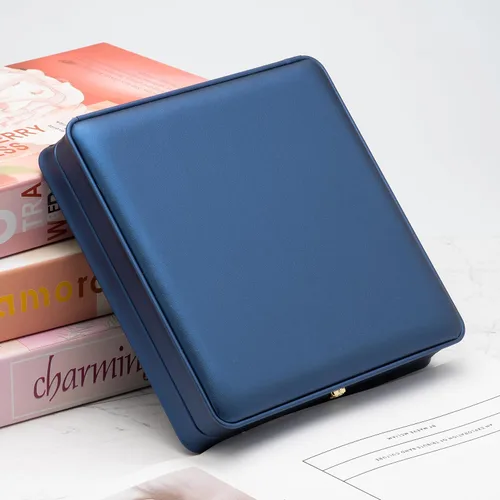 Miniatura 5 de COWFEX Cadena larga de perlas PU collar caja de regalo vitrina soporte de almacenamiento (azul oscuro)