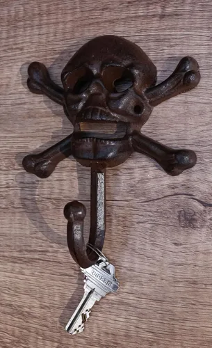 Miniatura 7 de Ebros Gift Paquete de 2 Osario Macabra Halloween Pirata Calavera Espantosa con Esqueleto Crossbones Gancho de Pared Decorativo Colgante