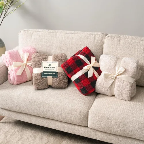 Miniatura 8 de PAVILIA Manta de sherpa para sofá, manta de felpa cálida y esponjosa rosa claro para cama, acogedora manta súper suave y ligera, manta decorativa
