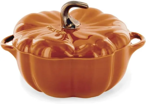 STAUB Pequeña cerámica de 0.5 cuartos de galón, apta para horno y estufa hasta 572 °F, plato de calabaza, hornear, plato de caramelo, naranja quemado