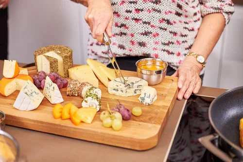 Miniatura 3 de Rösle Cuchillo de queso de acero inoxidable, 11 pulgadas