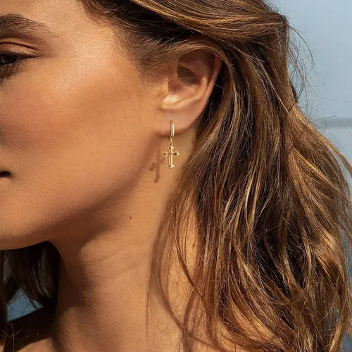 Miniatura 3 de MEVECCO Aretes pequeños de aro de cruz chapados en oro de 14 quilates, delicados, minimalistas, simples, con cruz de fe para mujeres y niñas, regalo