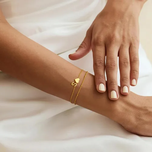 Miniatura 4 de M MOOHAM Pulseras de oro con inicial de corazón para mujer, pulseras con dije de letra A-Z de corazón dorado en capas para mujer, pulseras