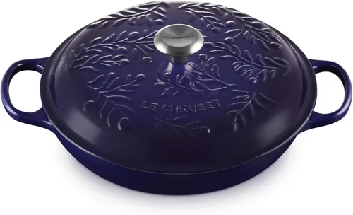 Le Creuset Olive Branch Collection Signature Braiser de hierro fundido esmaltado, 3.5 cuartos de galón, índigo con tapa en relieve