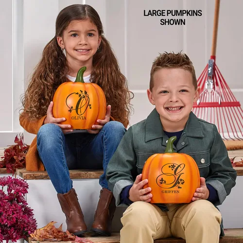 Miniatura 3 de Let's Make Memories - Lámpara de calabaza con nombre - Adorno de otoño - Calabaza luminosa de uso interior/exterior - Nombre e iniciales