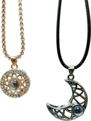 Miniatura 2 de Collar con colgante a juego con diseño de pareja de sol y luna de diferentes colores, con proyección en 100 idiomas, texto en inglés "I love you