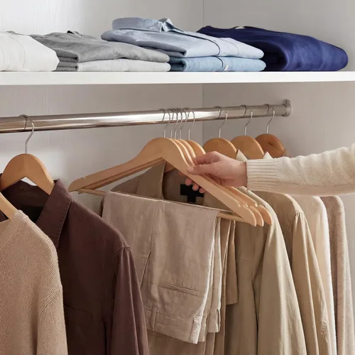 Miniatura 8 de StorageWorks Paquete de 20 perchas de madera para armario, perchas de ropa resistentes para trajes, camisas, pantalones, chaquetas, color madera