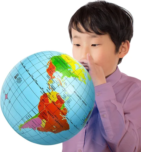 Miniatura 5 de ArtCreativity Juego de 6 bolas inflables de globo del mundo, estampado azul y transparente, mapa de tierra colorido, pelota de playa inflable de 16