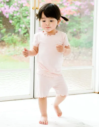 Miniatura 2 de VAENAIT BABY - Pijama de viscosa para niñas y niños pequeños de 6 a 12 meses, 2 piezas, camiseta y shorts, tela fresca, drapeada y suave para verano