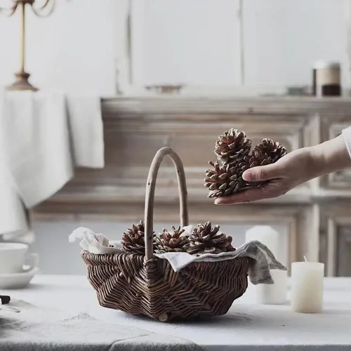 Miniatura 3 de Yahpetes 24 conos de pino de Navidad de 1.96 pulgadas con punta de nieve natural, decoraciones de piñas rústicas de Navidad para decoración y diseño