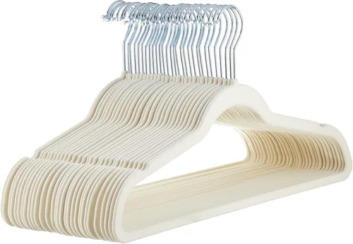Miniatura 23 de Amazon Basics - Juego de 100 perchas para ropa, delgadas, antideslizantes y de terciopelo, color negro