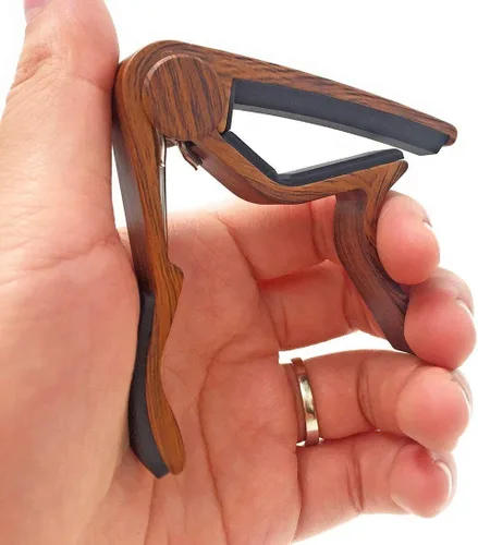 Miniatura 7 de WINGO Cejilla de guitarra para guitarras acústicas y eléctricas, color palo de rosa con 5 púas Color de palisandro