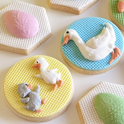 Miniatura 7 de Katy Sue Molde de silicona de pato y patitos para decoración de pasteles de Pascua y manualidades. Un molde para animales de pato/polluelos. Úsalo