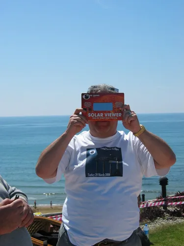 Miniatura 2 de # 14 – Visor de vidrio para eclipse solar de vidrio- agradable verde Imagen de la sol – Fabricadas en Estados Unidos