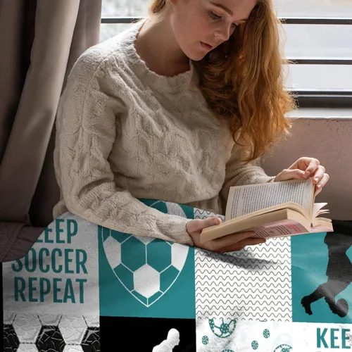 Miniatura 14 de Manta de fútbol para niñas, regalos de fútbol para niñas y niños, manta de franela de forro polar suave y cálida para niñas, regalos de fútbol