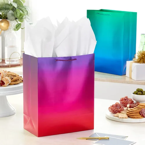 Miniatura 2 de Hallmark Surtido de bolsas de regalo iridiscentes grandes de 13 pulgadas (3 bolsas: gradiente de arco iris - azul/verde, oro/plata, morado/rojo)