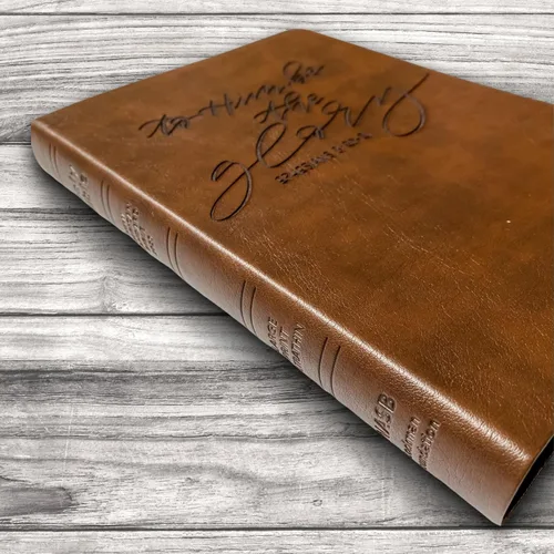 Miniatura 3 de JOY CREATIVE Biblia de referencia de impresión grande NASB Personalizado con nombre Diseño personalizado con letras a mano y grabado con láser