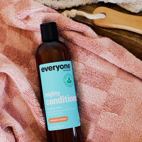 Miniatura 2 de Everyone Hair Care Conditioner - Coconut & Lemon Mighty, botella de 12 onzas líquidas, acondicionador hidratante para lavar y dejar en casa