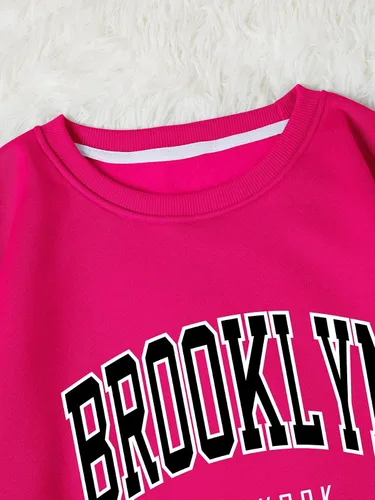 Miniatura 4 de WDIRARA Women's Letter Graphic Print Round Neck Long Sleeve Casual Pullover Sweatshirt Tops
