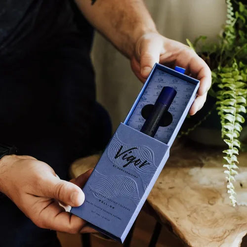 Miniatura 5 de RawChemistry Vigor Colonia con infusión de feromonas para hombres Roll-On I Colonia para hombre con feromonas I Fragancias para hombres