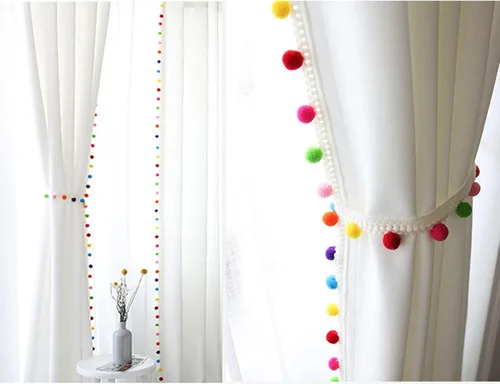INDACORIFY Cortina de algodón blanco hecha a mano con borlas de pompones multicolor, juego de tratamiento de ventana bohemio, cortina para colgar en