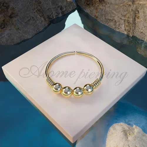 Miniatura 35 de Variedad de aretes de aro para cartílago