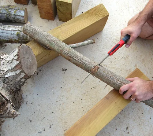 Miniatura 9 de TABOR TOOLS Sierra plegable con hoja curvada de 8 pulgadas y mango de agarre resistente, sierra de mano para podar árboles, recortar ramas, acampar