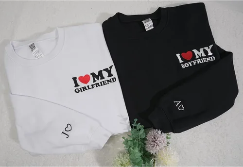 Miniatura 3 de Sudadera bordada personalizada con texto en inglés "I Love My Girl Friend and Boyfriend" y sudadera con capucha con nombres para parejas en la manga