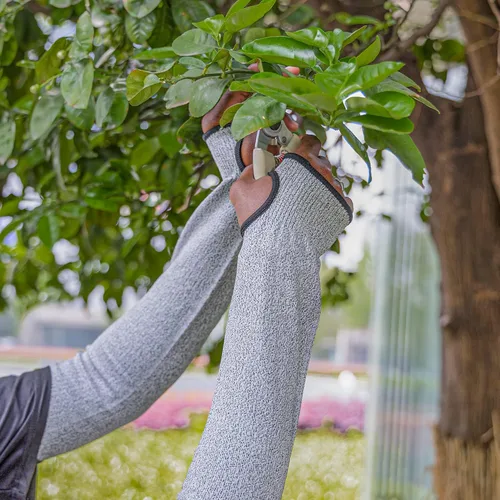 Miniatura 6 de ARCLIBER 2 pares de mangas de jardín resistentes a los cortes, mangas protectoras de jardinería para hombres y mujeres con orificio para el pulgar