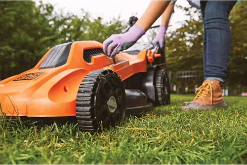Miniatura 11 de BLACK+DECKER Cortacésped eléctrico con cable, 13 amperios, plataforma de corte de 20 pulgadas, ajuste de altura de 6 ajustes, almacenamiento