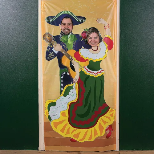 Miniatura 3 de Pancarta de puerta para foto de pareja Fiesta Fun Express