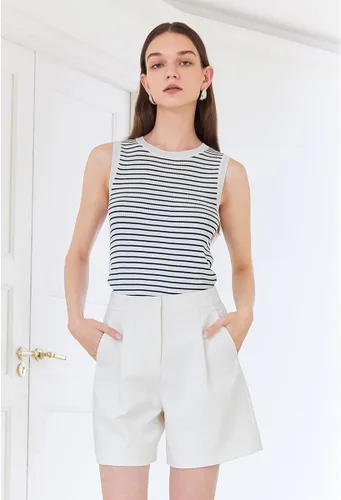 Miniatura 8 de GOELIA Camisetas sin mangas de verano para mujer, estilo casual, sin mangas, cuello corazón, ajustadas, básicas, para salir, camisetas de punto