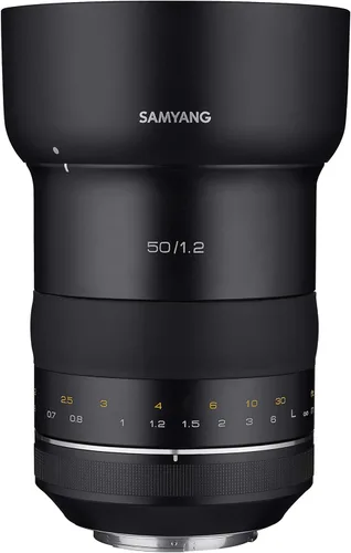 Samyang SYXP50-C XP 1.969 in f/1.2 - Lente de alta velocidad para Canon EF con chip AE integrado, color negro