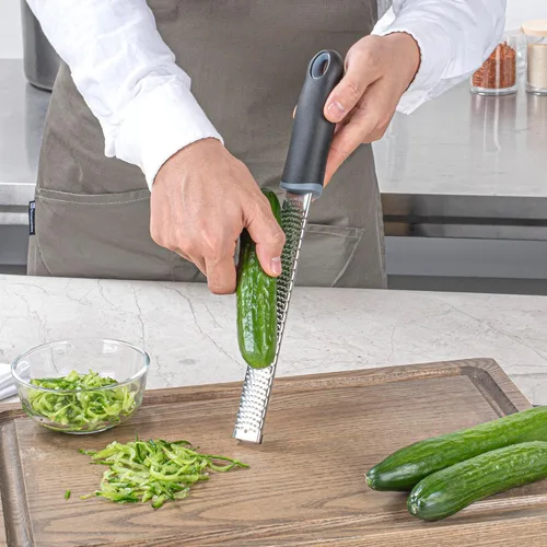 Miniatura 5 de Restaurantware Met Lux - Rallador de mano de 13 pulgadas, 1 rallador de queso Zester, con mango para rallar limones y rallar queso, rallador