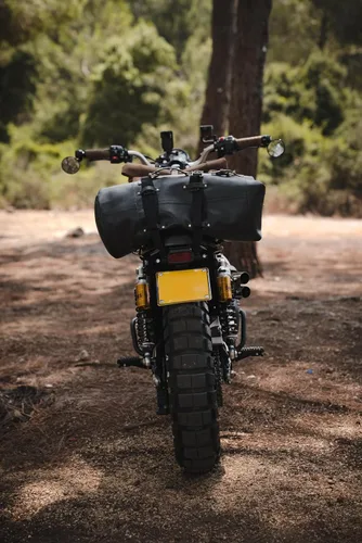 Miniatura 24 de Bolsa de lona para motocicleta de cuero genuino de grano completo resistente de inspiración militar Alforja Bolsa de fin de semana Con correas