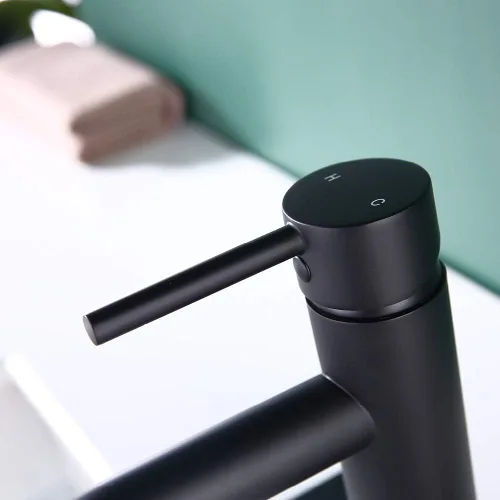 Miniatura 5 de Grifo de baño de una sola manija negro con conjunto de desagüe de metal y escudo, negro mate (negro mate-JO1)