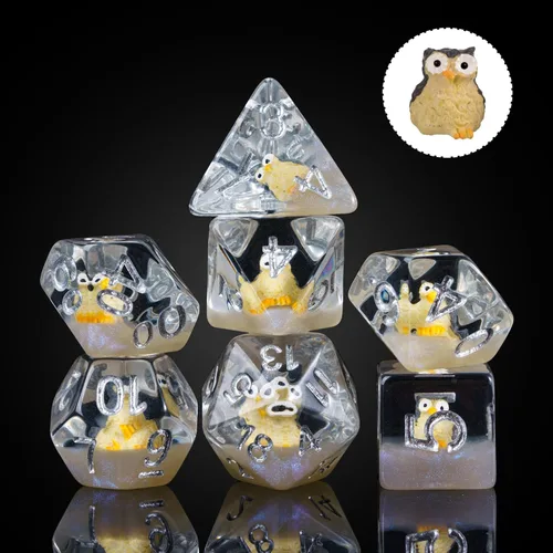 Miniatura 29 de Cusdie Dados DND de 7 troqueles, juego de dados poliédricos rellenos de animales, para juegos de rol, dados D&D (perro gris)