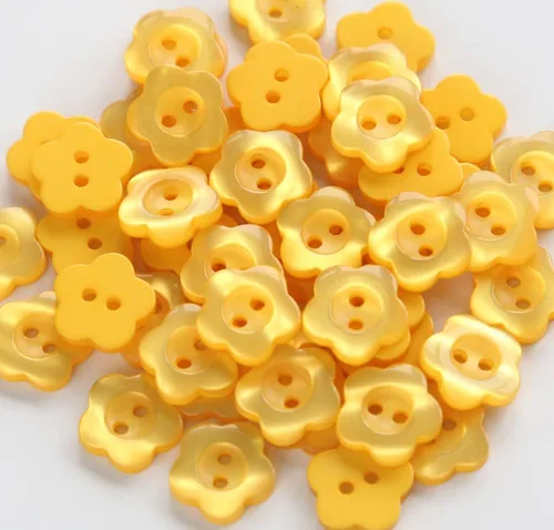 Miniatura 5 de 150 botones en forma de flor de 1/2 pulgada (0.492 in) para coser camisas, botones de resina negra para proyectos de manualidades, álbumes de Negro
