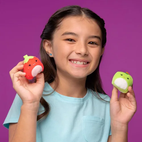 Miniatura 3 de Squishville de Squishmallows Mini Plush Fruit Squad, seis peluches suaves de 2 pulgadas, frutas irresistiblemente coloridas, mini melocotón, piña