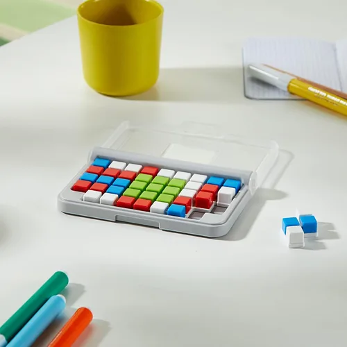 Miniatura 2 de SmartGames IQ Focus – Puzle de color y lógica con 120 desafíos – Juego compacto de rompecabezas cerebrales para niños y adultos a partir de 7 años
