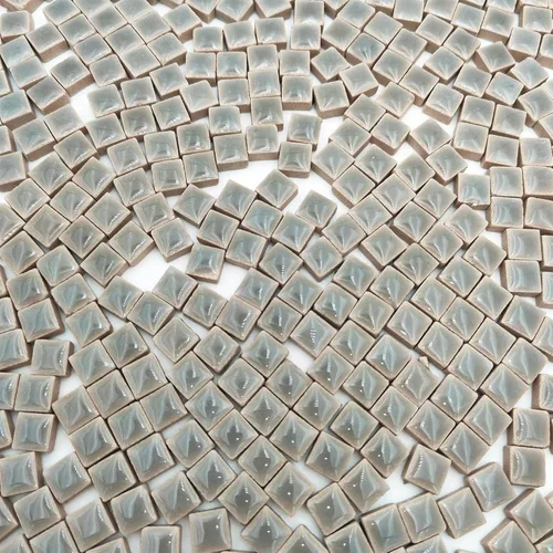 Miniatura 3 de 500 PCS / 1.1 LB Azulejos de Mosaico Cuadrados de Cerámica, 0.4 x 0.4 pulgadas Hechos a Mano para Hacer Micro Mosaicos Creativos para Arte DIY y Gris