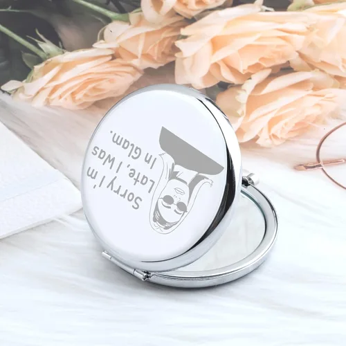 Miniatura 3 de Zuo Bao Espejo de maquillaje inspirado para ama de casa Sorry I'm Late I was in Compact Mirror Regalo para madre novia (Sorry I'm Late)