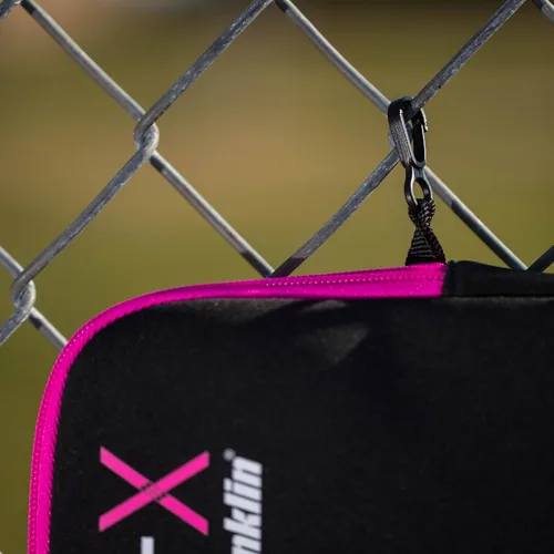 Miniatura 7 de Franklin Sports Cubierta de paleta de pickleball - Funda protectora acolchada con gancho para valla - Funda de paleta de tamaño universal Negro/Rosa