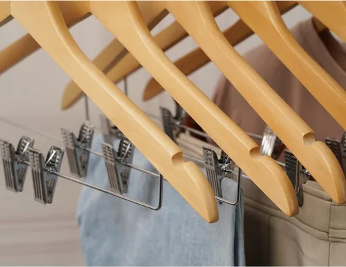 Miniatura 4 de HOUSM - Paquete de 16 perchas de madera para faldas con clips, perchas de madera maciza para pantalones, acabado natural, acabado liso, madera